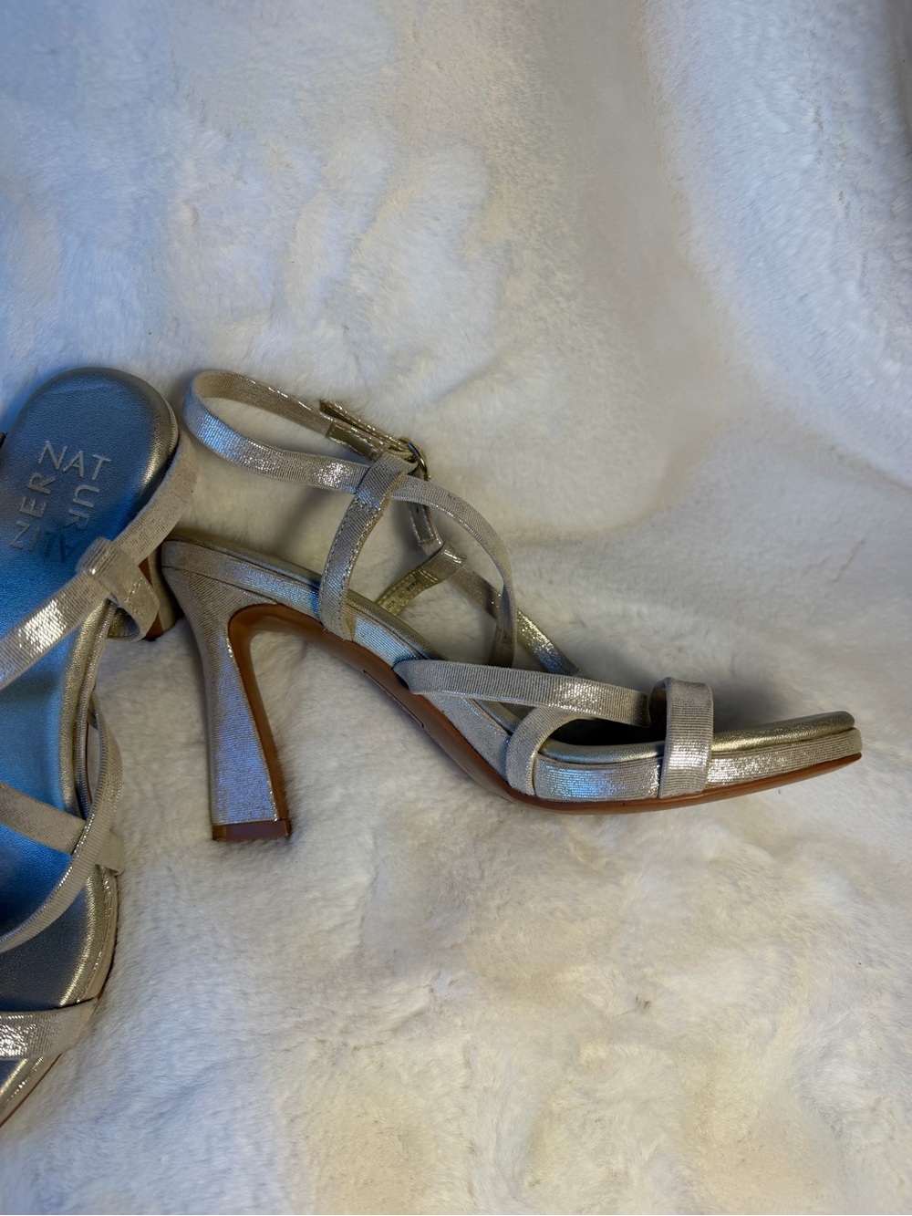 Naturalizer Metallic Gold Strappy Heel Sandals Size 7 - Picture 2 of 8